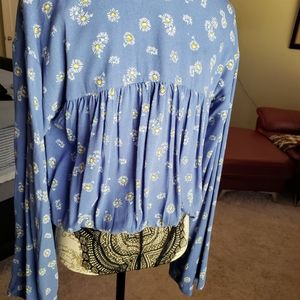 FREE PEOPLE  Long sleeves with tie in the front
